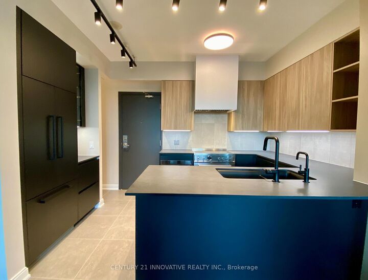 Property Photo:  88 Broadway Avenue 405  ON M4P 0A5 