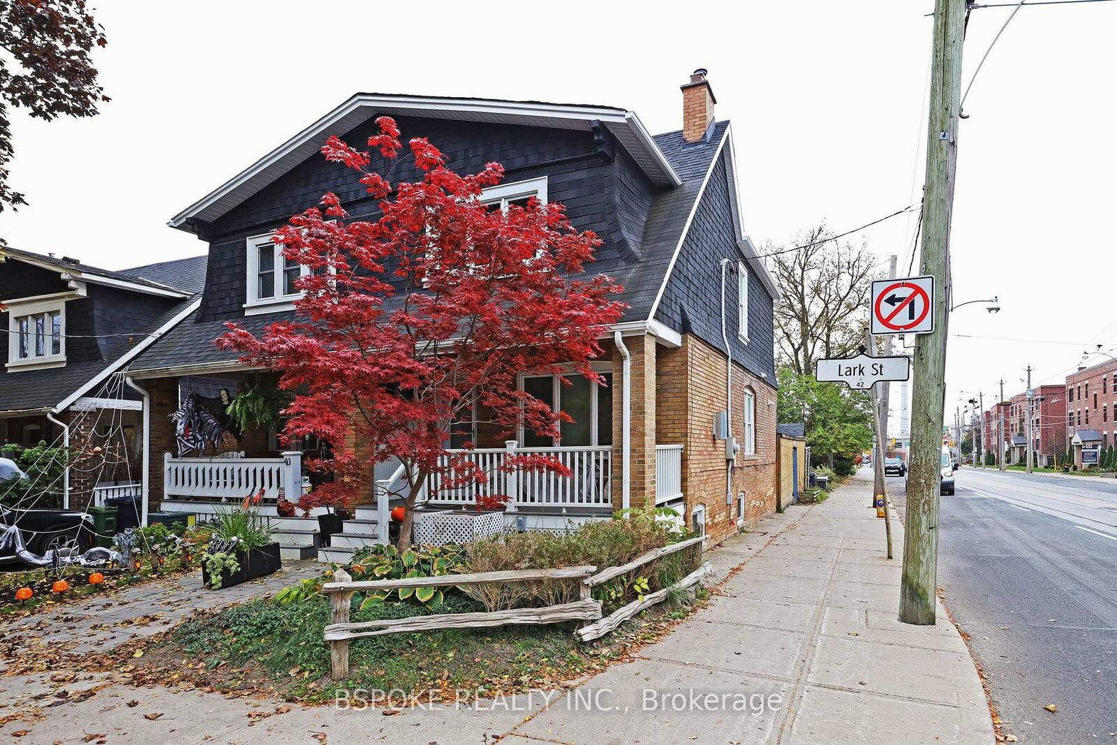 Property Photo:  42 Lark Street Bsmt  ON M4L 3M6 