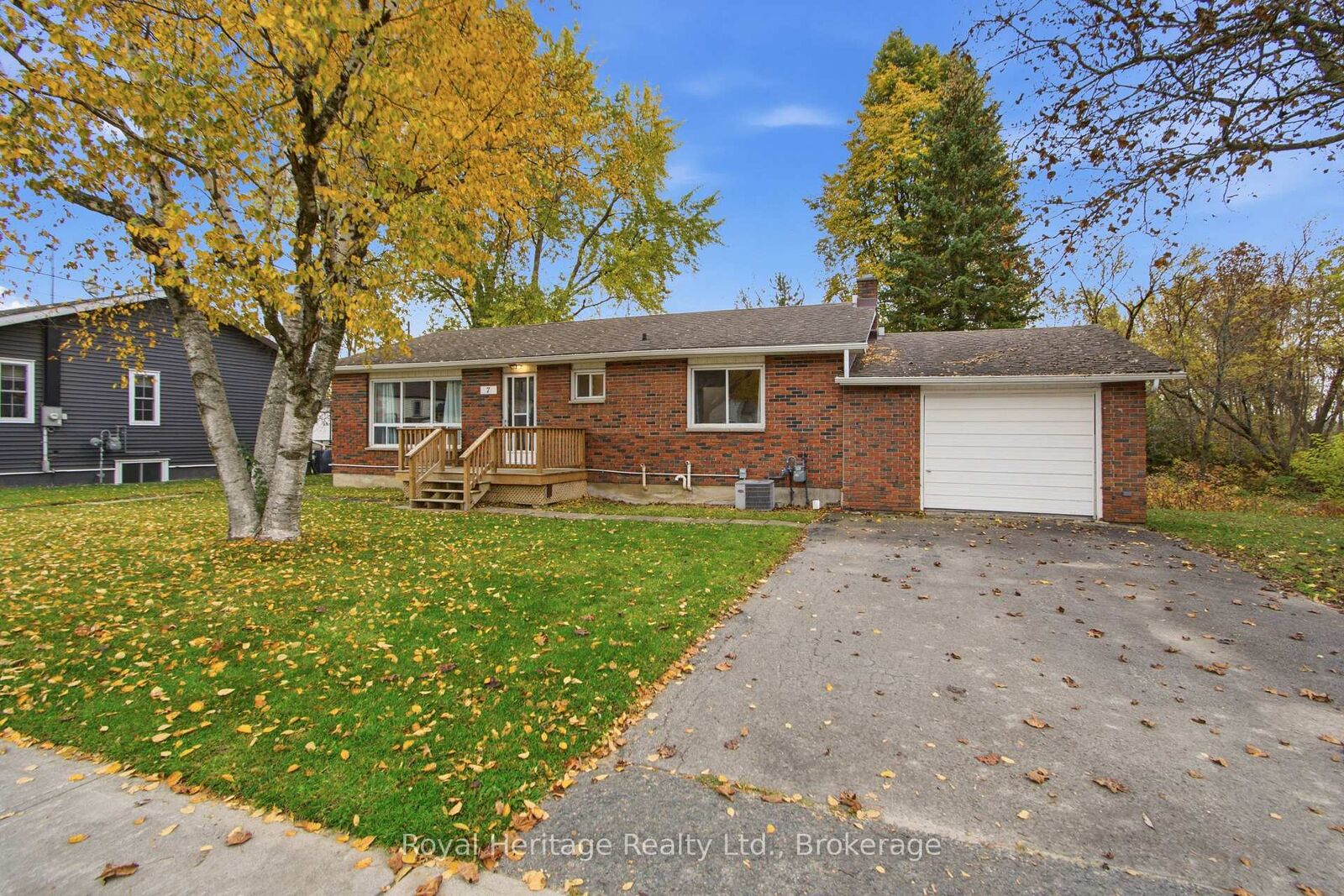 Property Photo: 7 Richardson Street ON K0K 1H0