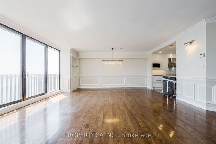 Property Photo:  33 Harbour Square 2805  ON M5J 2G2 