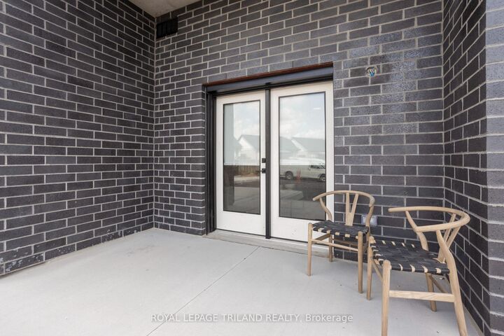 Property Photo:  33318 Richmond Street 101  ON N0M 2J0 