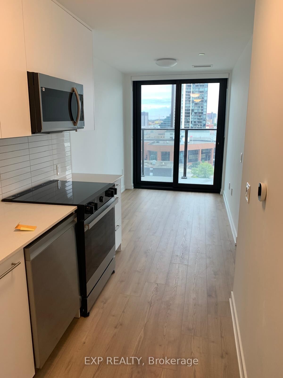 Property Photo:  30 Francis Street S 1103  ON N2G 0H1 