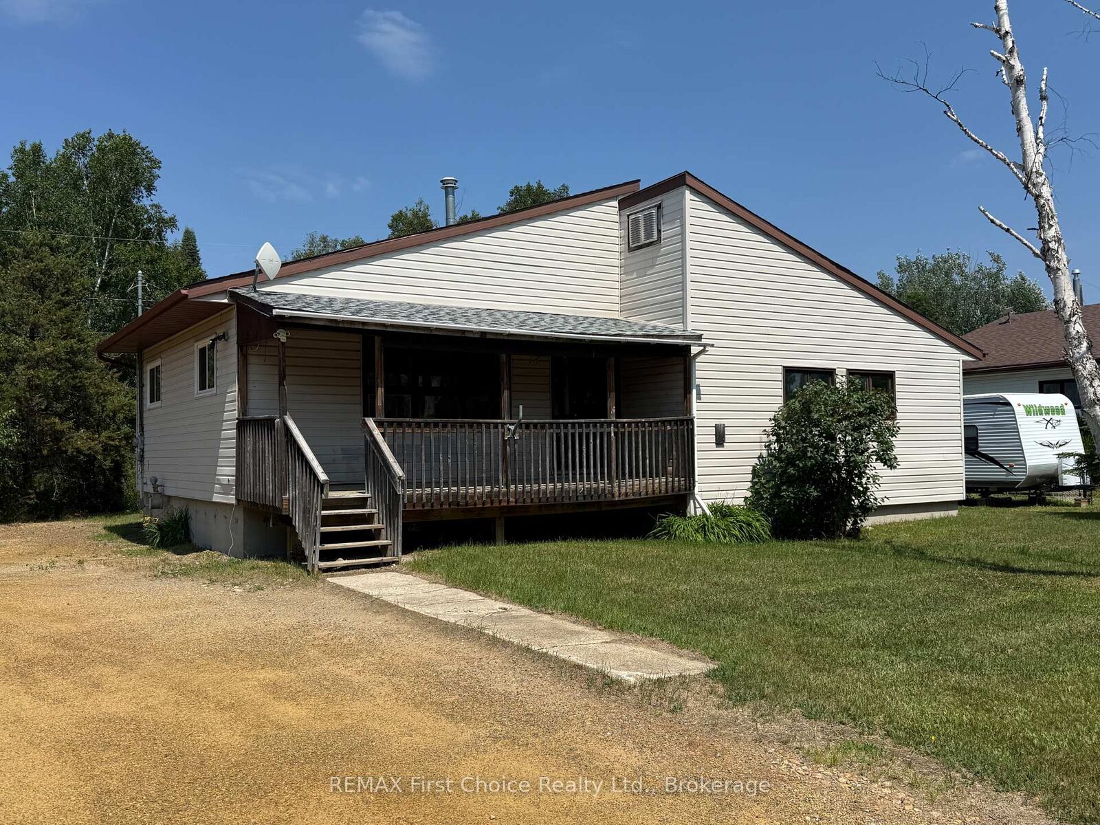 Property Photo: 14 Superior Avenue ON P0T 1T0