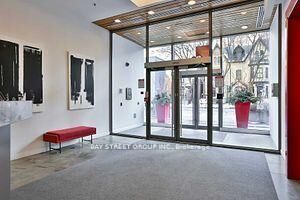 Property Photo:  22 Wellesley Street E 2102  ON M4Y 1G1 