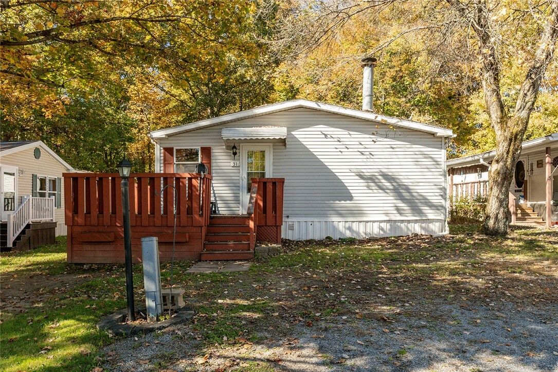 Property Photo:  31 Emerald Dr  PA 16127 