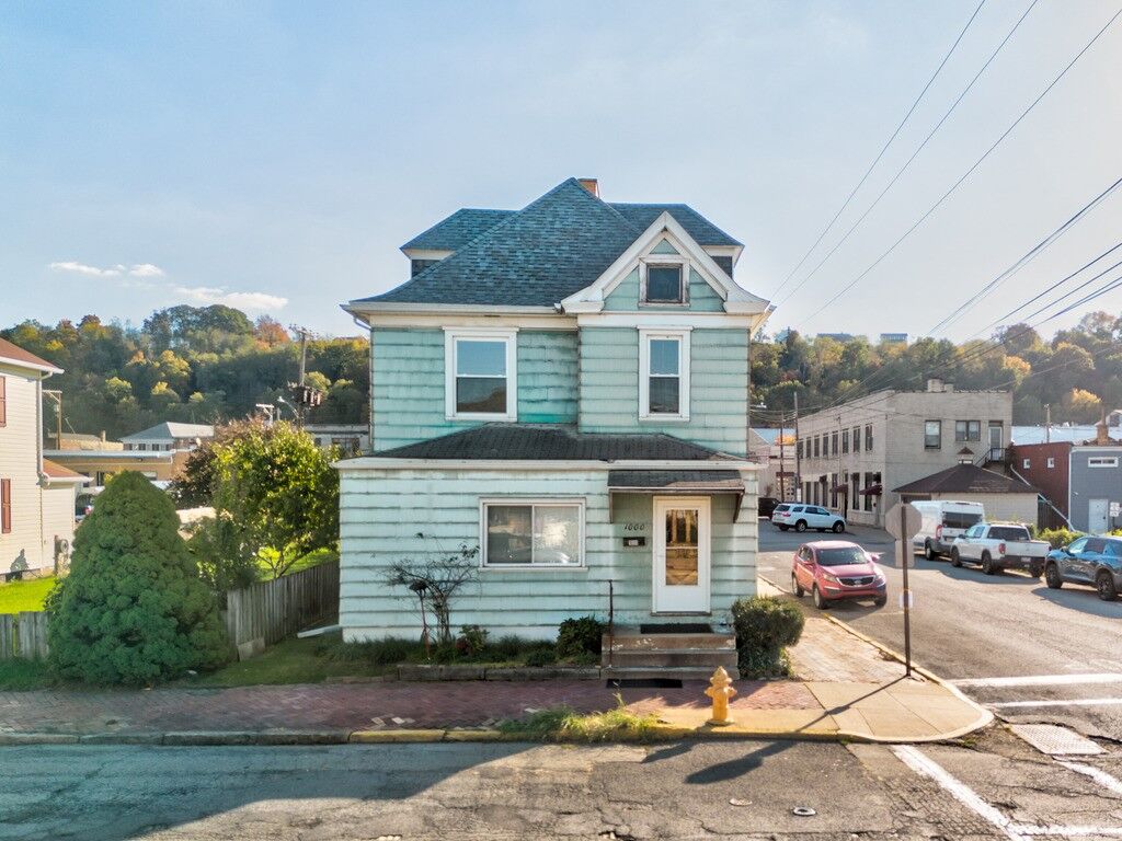 Property Photo:  1000 Washington Ave  PA 15061 