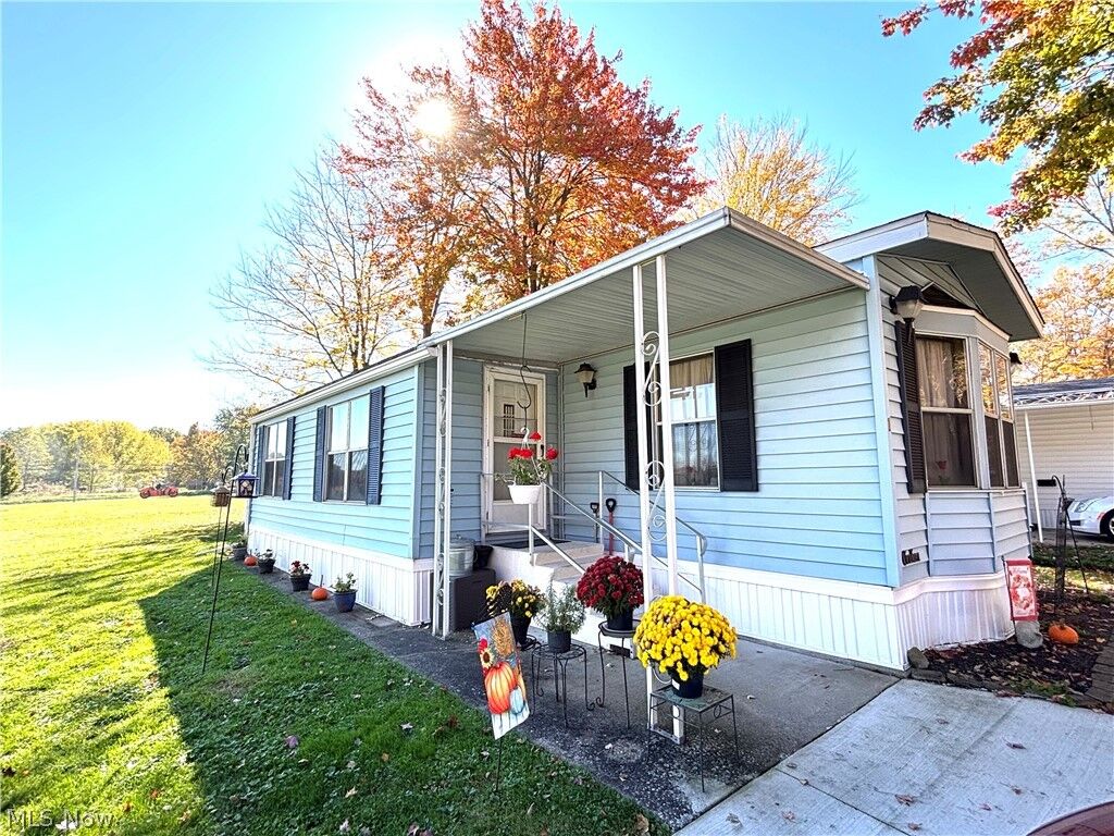 Property Photo: 1229 Columbiana Lisbon Road 1 OH 44408