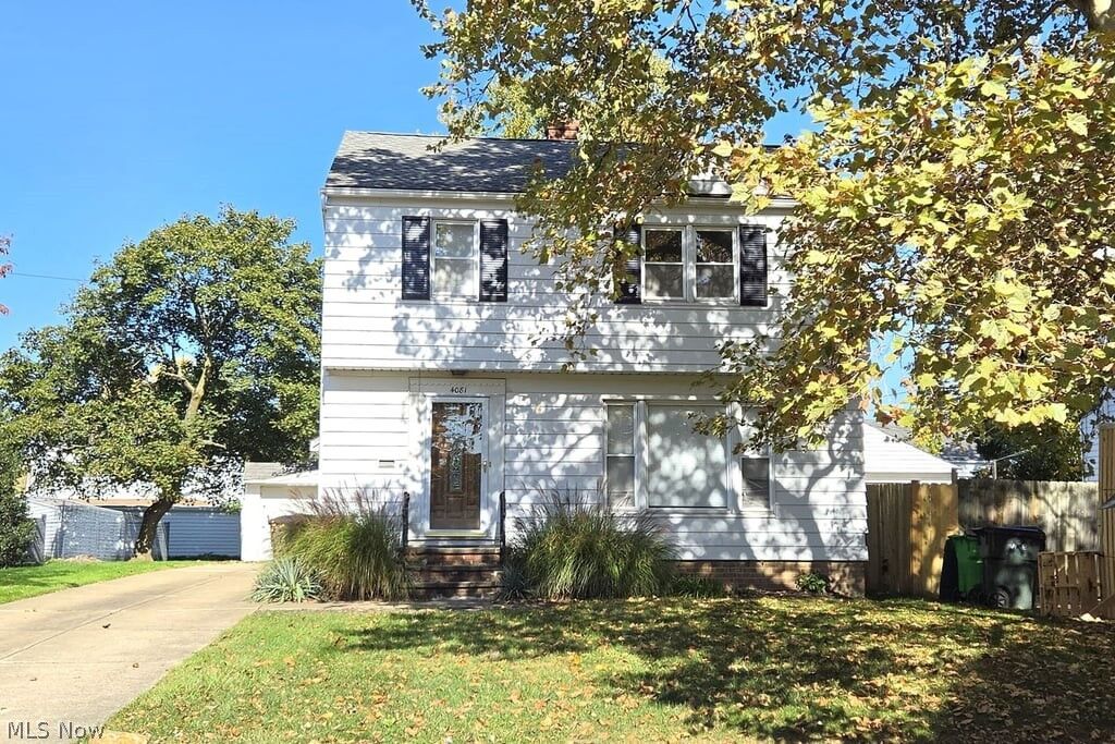 Property Photo:  4081 Bexley Boulevard  OH 44121 
