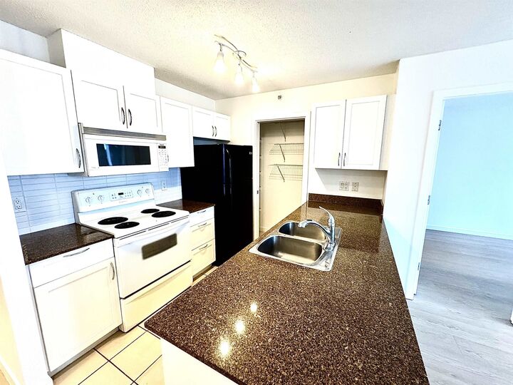 Property Photo:  938 Smithe Street 1308  BC V6Z 3H8 