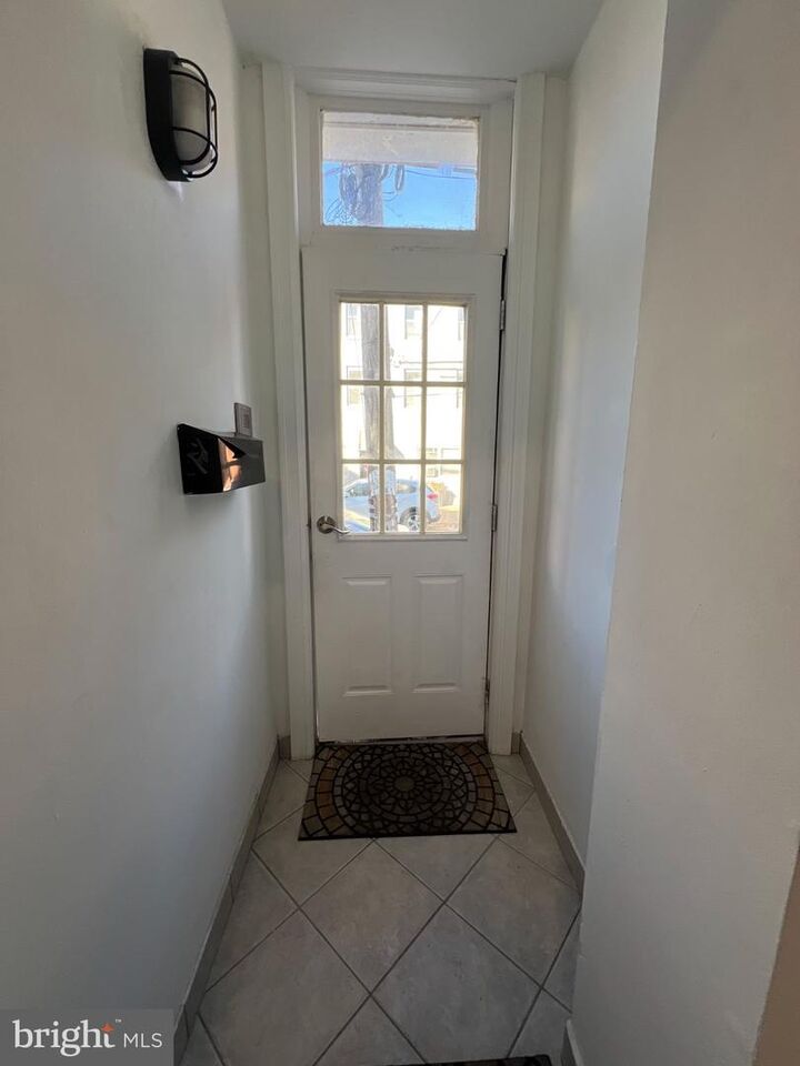 Property Photo:  806-08 Catharine Street 2nd Floor  PA 19147 