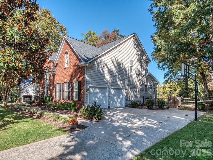 Property Photo:  136 Lockerbie Lane  NC 28115 
