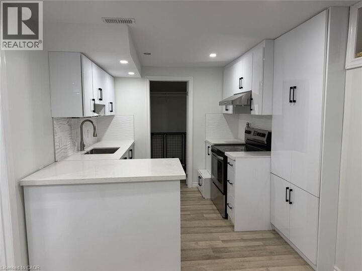 Property Photo:  32 Orchid Crescent  ON N2E 3N3 