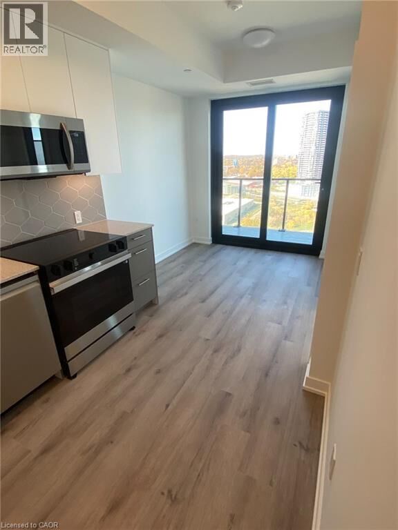 Property Photo:  30 South Francis Street South 2113  ON N2G 0B5 