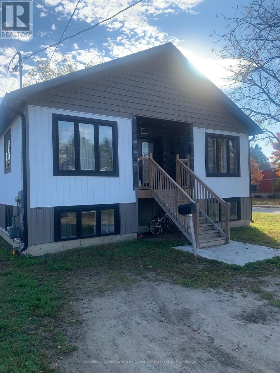 Property Photo:  313 John Street South  ON N5H 2C9 