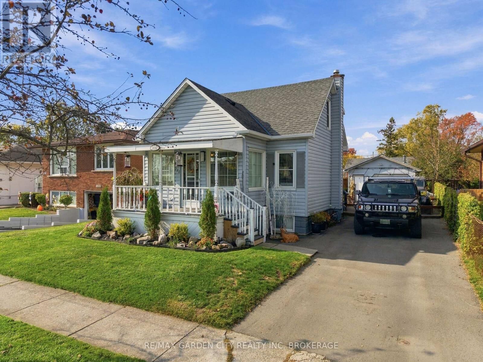 Property Photo:  226 Marshall Avenue  ON L3C 2N4 