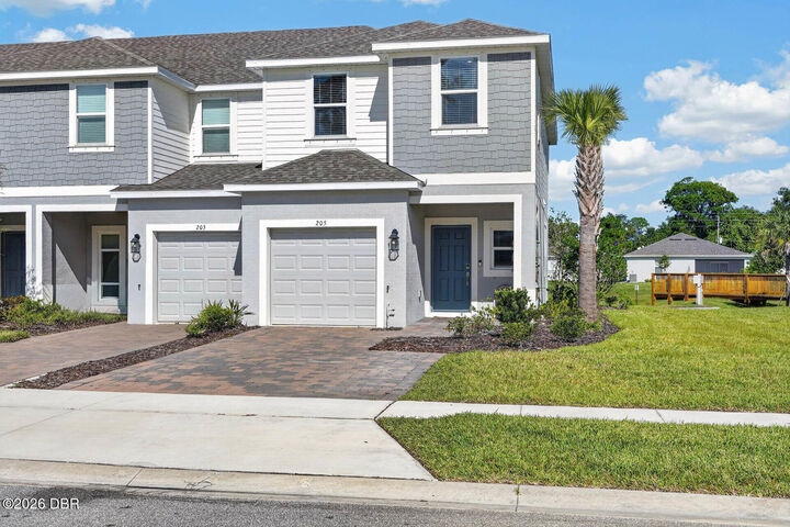 Property Photo:  205 River Front Way  FL 32141 