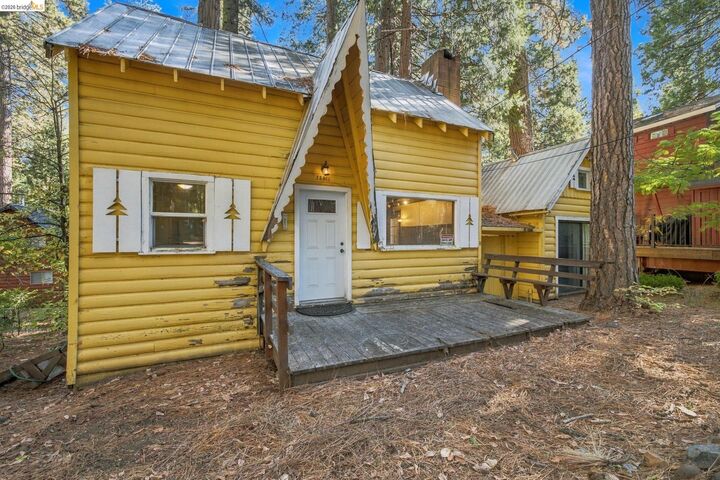 Property Photo:  25871 Scenic Dr  CA 95335 