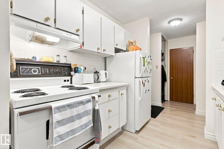 Property Photo:  9835 113 Street NW 1507  AB T5K 1N4 