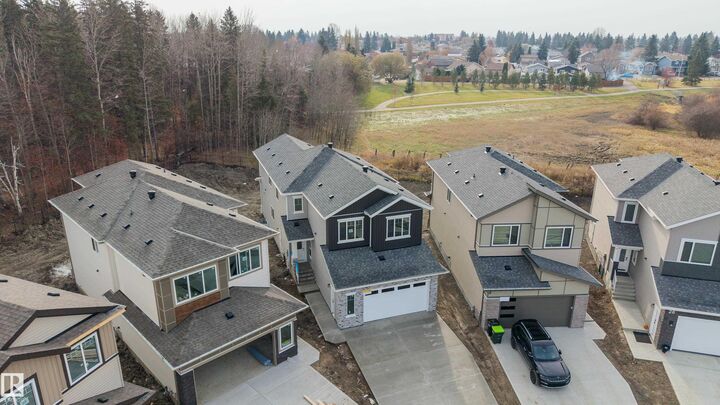 Property Photo:  32 Meadowgrove Landing  AB T7X 0W2 