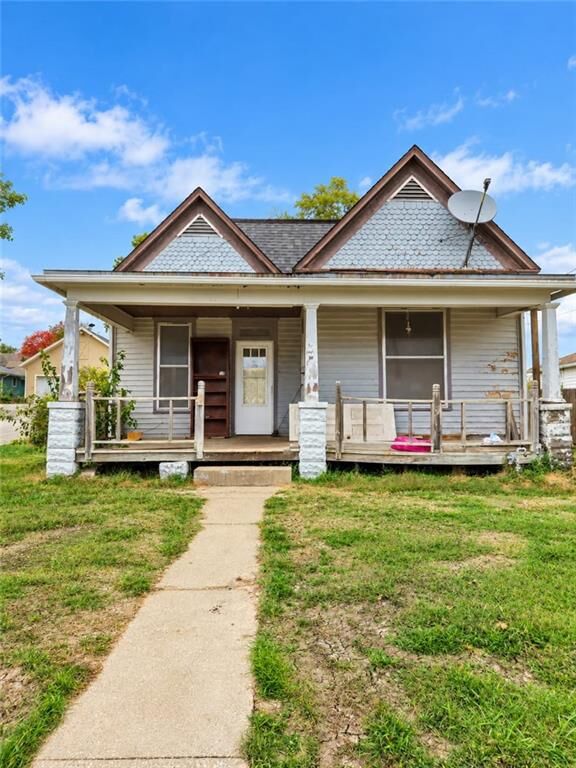 Property Photo: 405 W Chestnut Street MO 64485