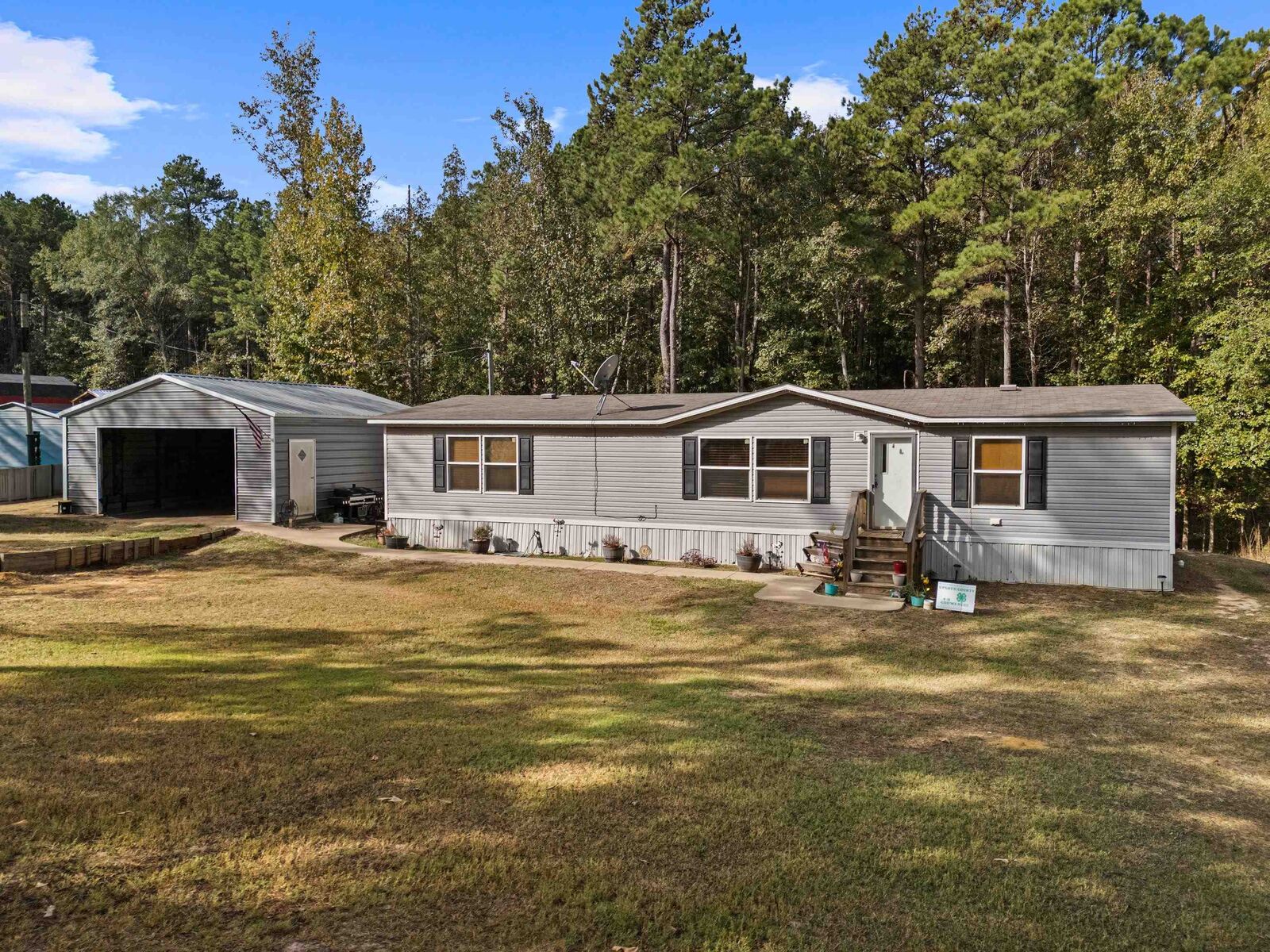 Property Photo: 166 Eagle Ridge Rd TX 75640