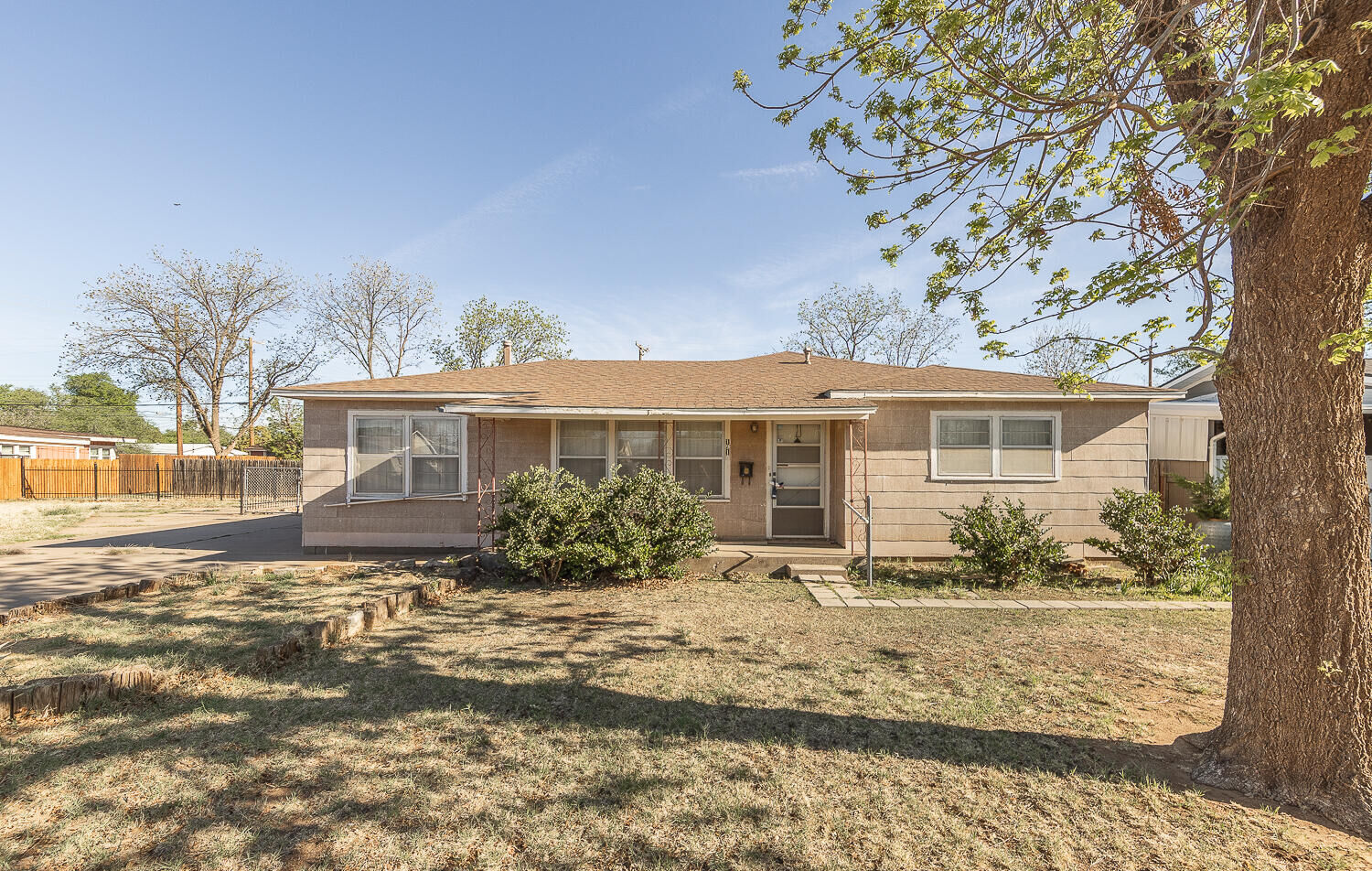 Property Photo: 1918 42nd Street TX 79412