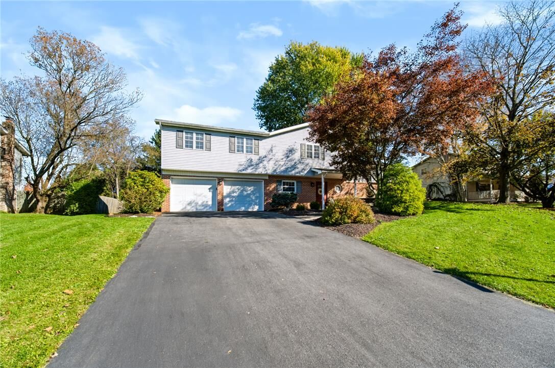 Property Photo: 462 Larch Lane PA 18064