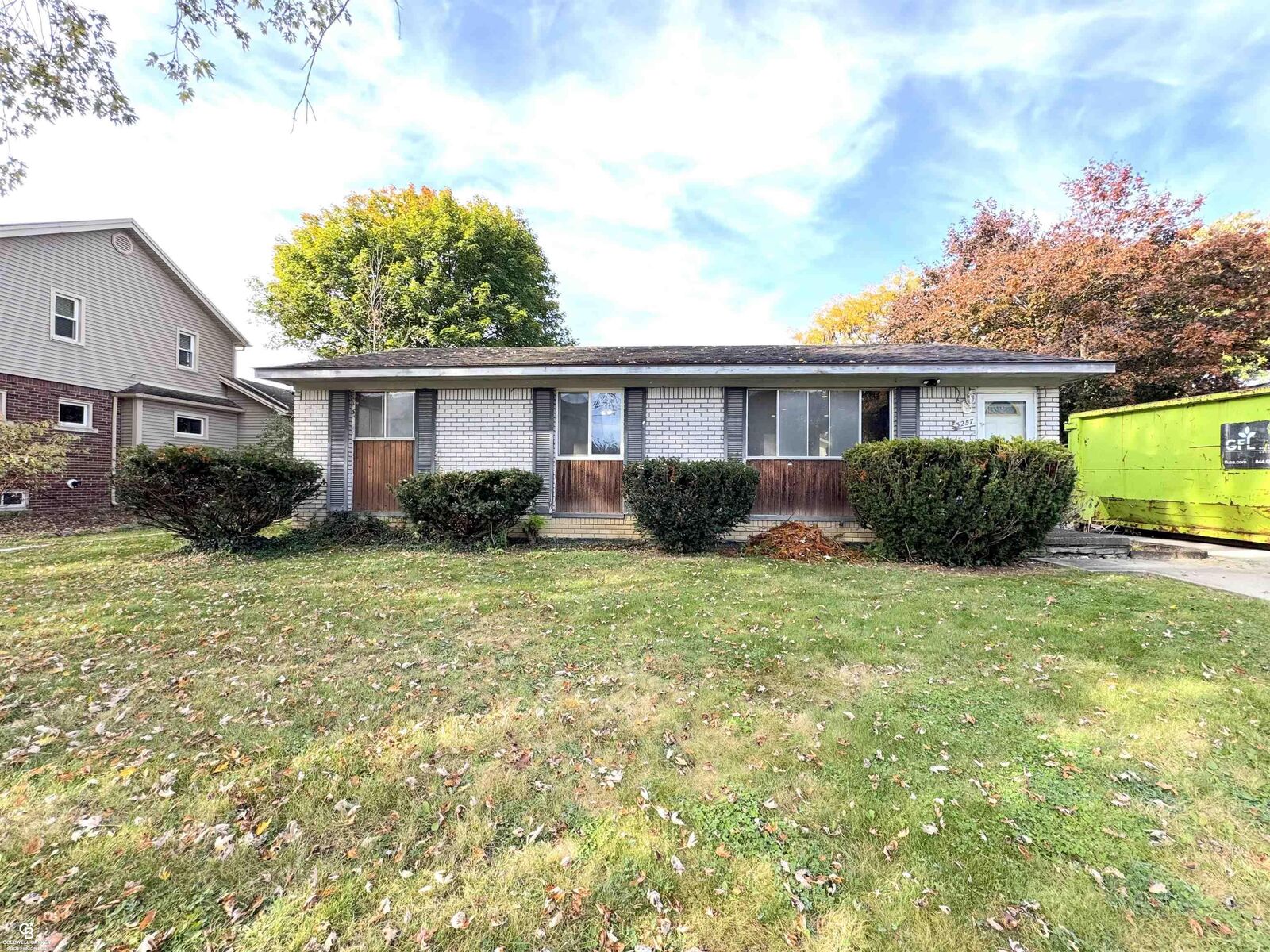 Property Photo:  3257 Talbot Drive  MI 48083 