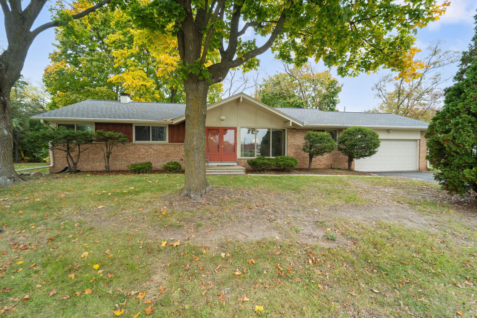 Property Photo:  1934 W Edward Ln  WI 53209 