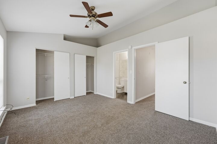 Property Photo:  122 Golfview Drive Na  IL 60139 