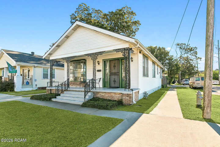Property Photo: 200 Helena Street LA 70119