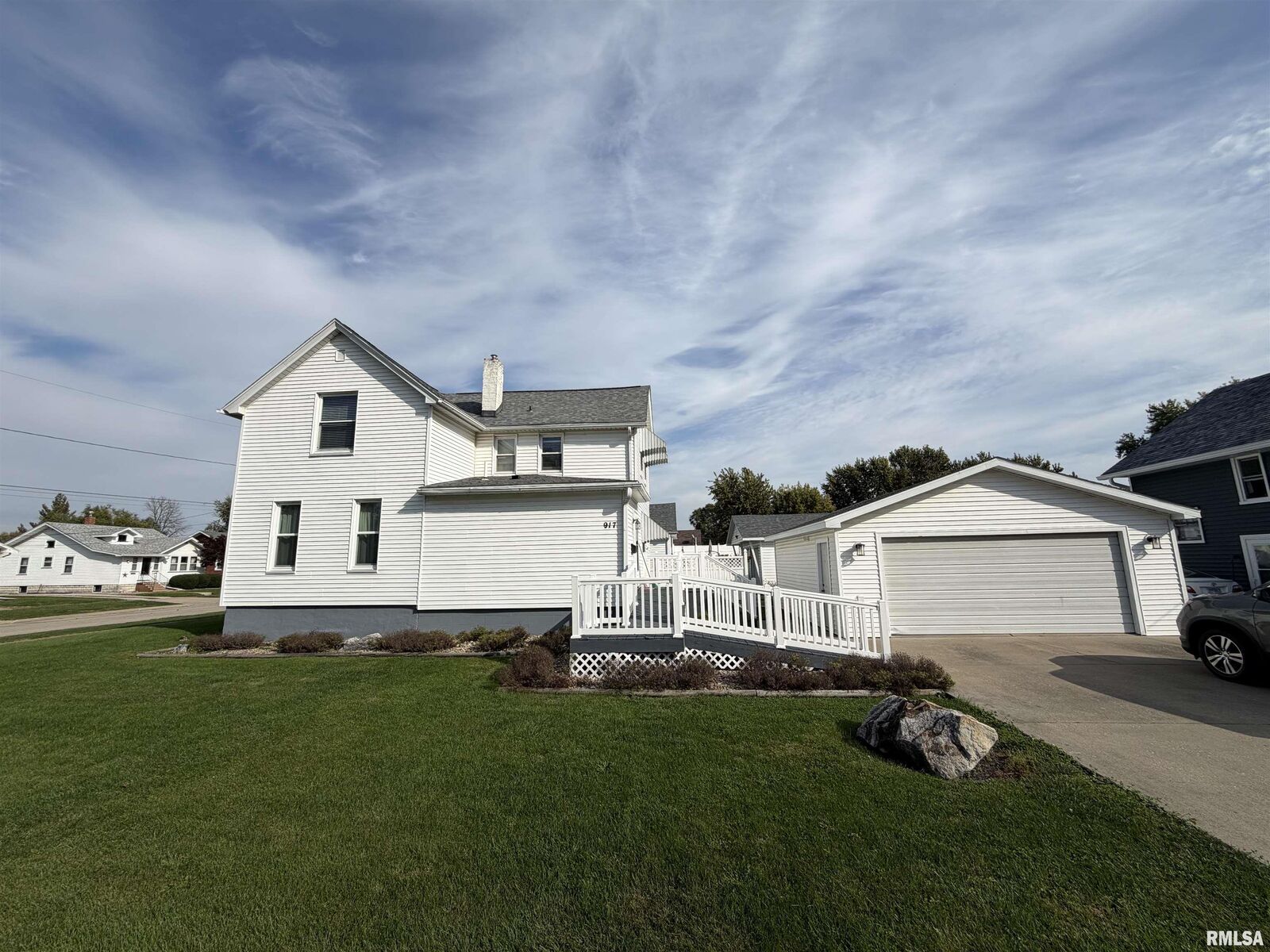 Property Photo: 917 S Chambers Street IL 61401