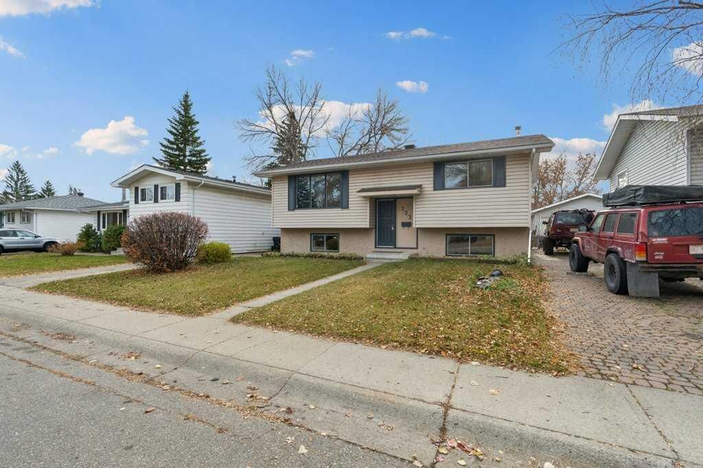 Property Photo:  123 Lynnview Way SE  AB T2C 1T4 