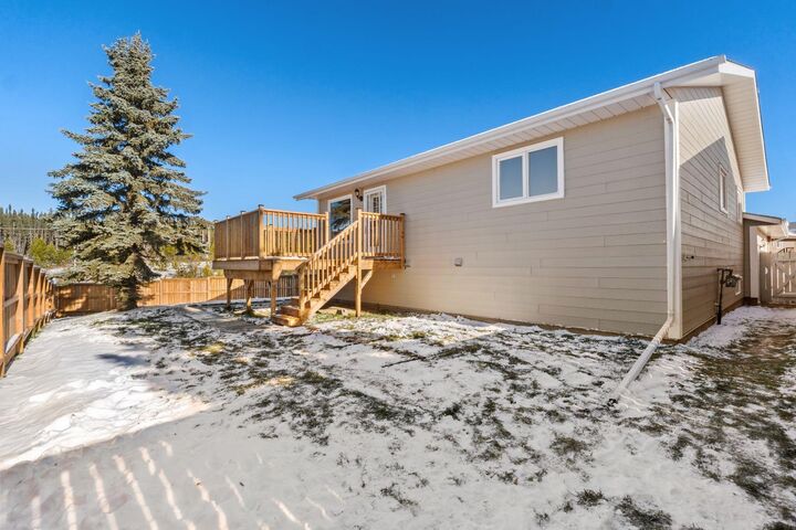 Property Photo:  33 Assiniboine Drive  AB T0G 2C0 