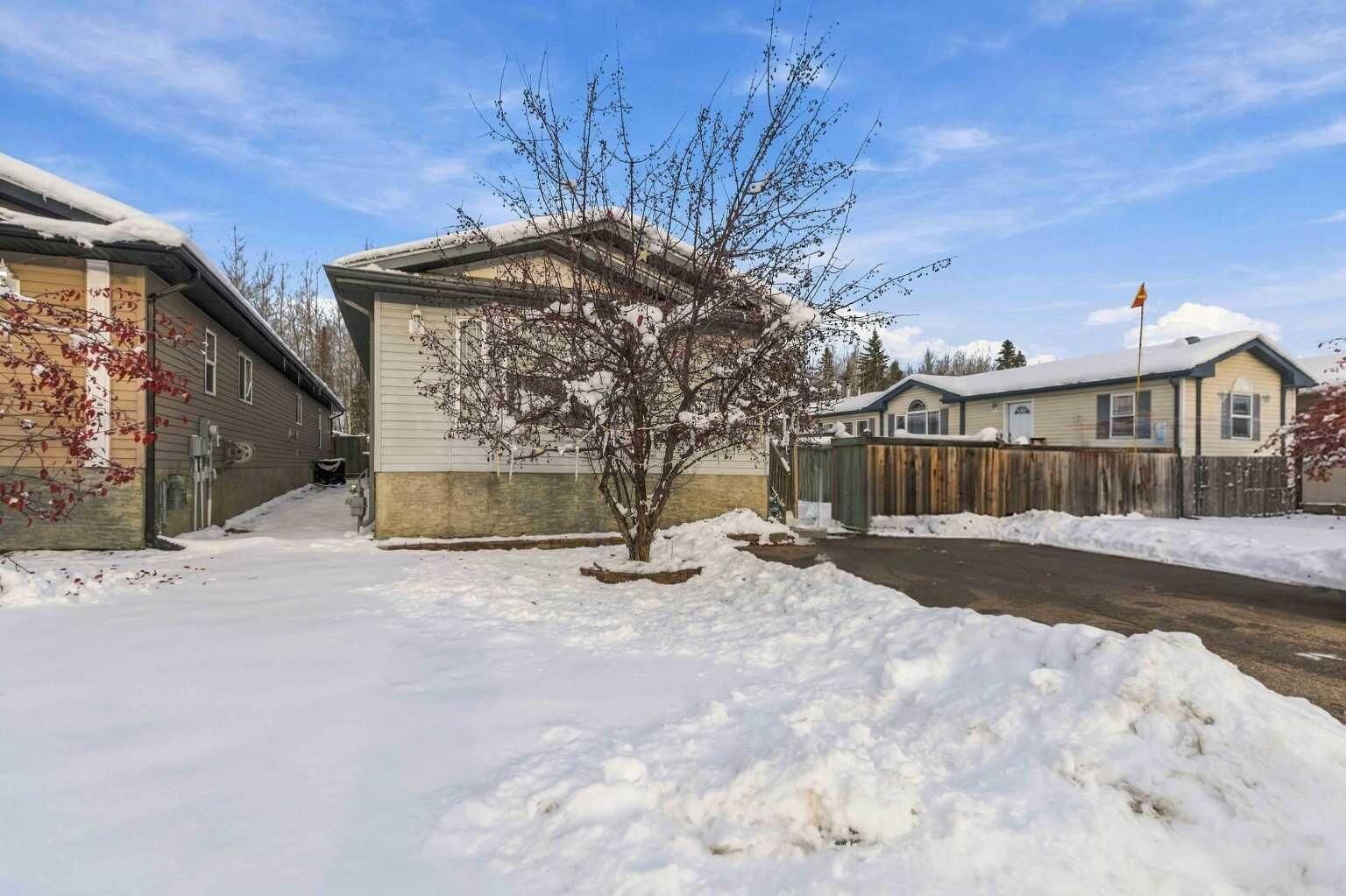 Property Photo:  148 Ash Way  AB T9K 0E2 