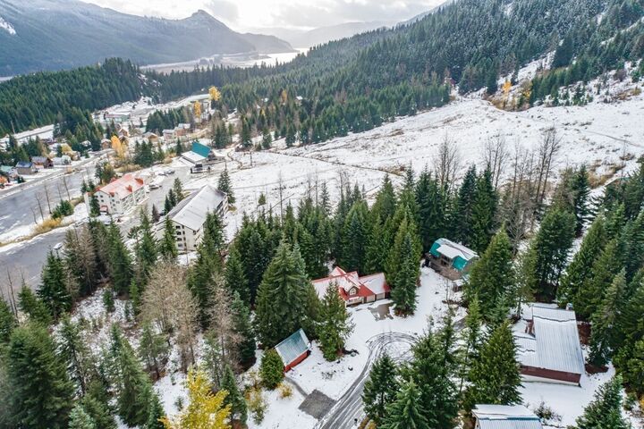 Property Photo:  210  Chamonix Place  WA 98068 