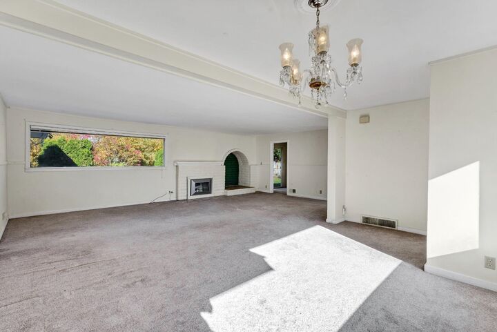 Property Photo:  108 W Nebraska Ave  WA 99205 