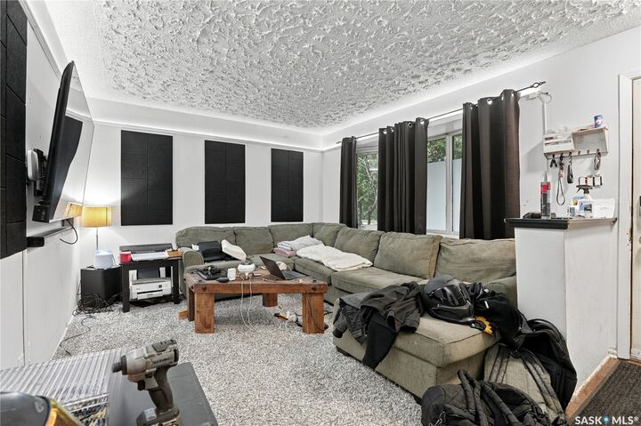 Property Photo:  2325 Wiggins Avenue S  SK S7J 1W8 