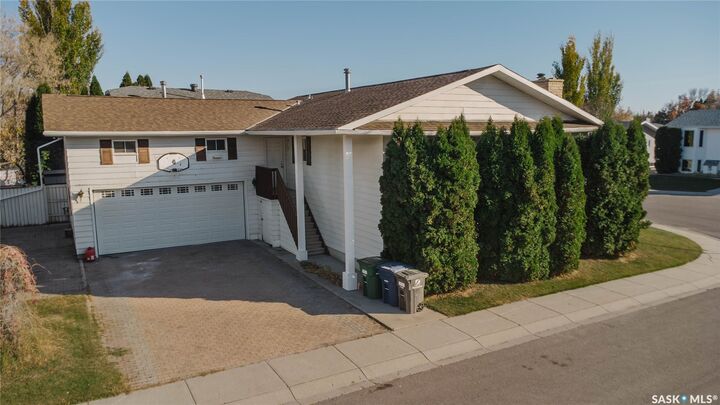 Property Photo: 303 Staigh Crescent SK S7N 3T5