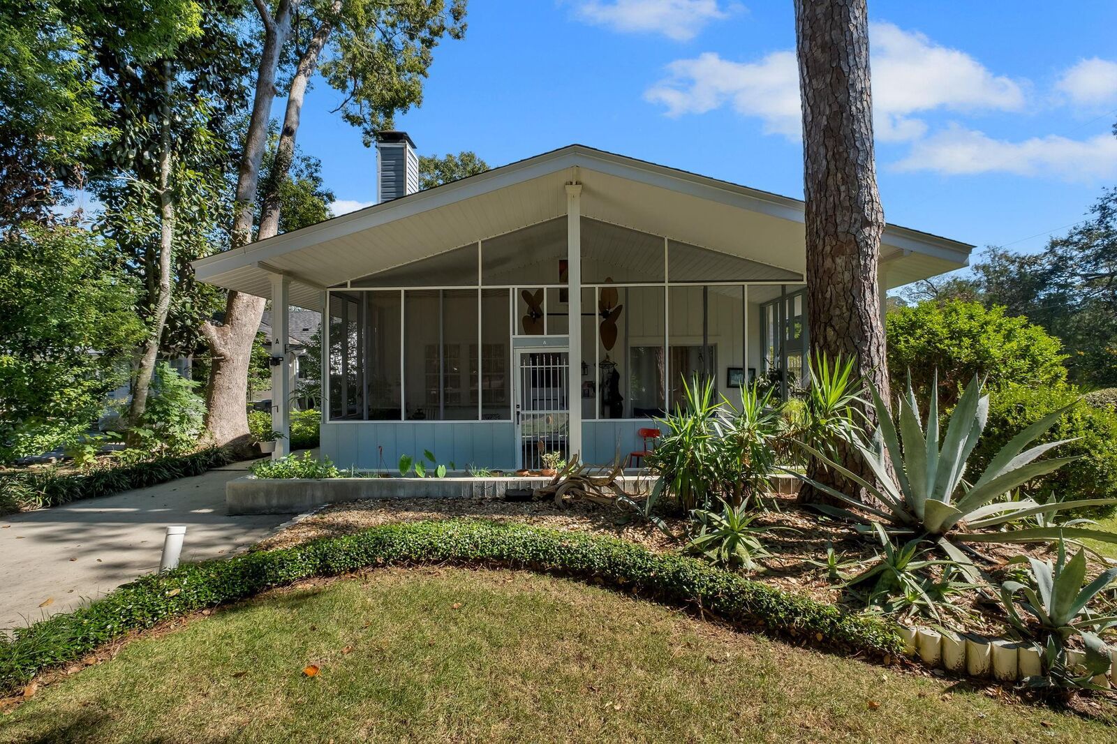 Property Photo:  1501 Grape Street  FL 32303 