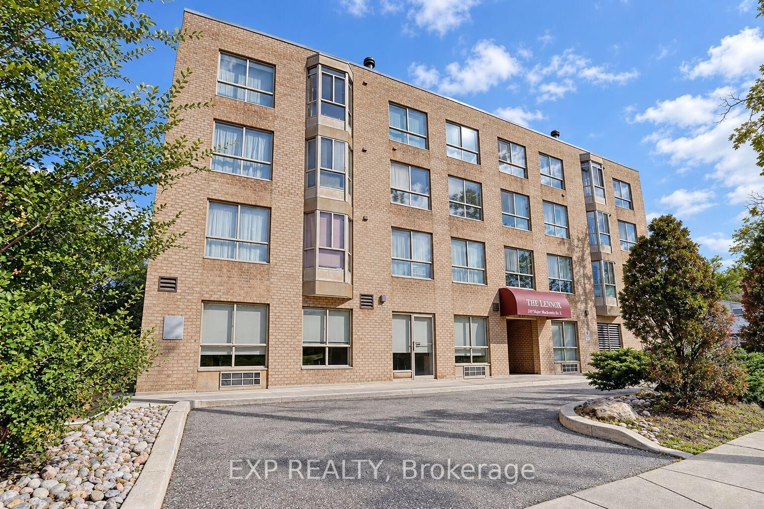 Property Photo:  249 Major Mackenzie Drive E 104  ON L4C 9M8 