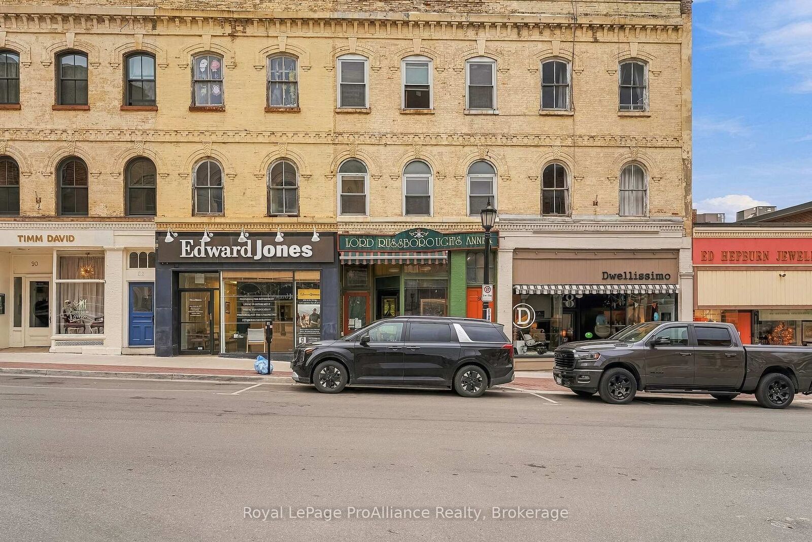 Property Photo:  80 Walton Street 2  ON L1A 1N3 