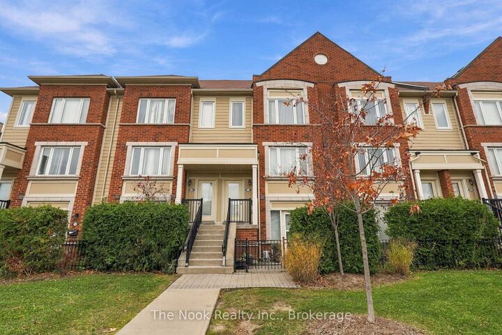 Property Photo:  250 Sunny Meadow Boulevard 11  ON L6R 3Y6 