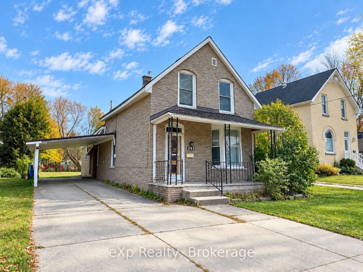 Property Photo:  595 8th Avenue  ON N4N 2L4 