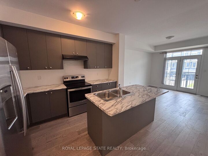 Property Photo: 75 Norwich Crescent ON N3W 2M7
