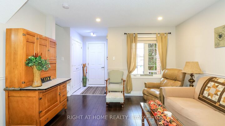Property Photo: 83 Pringle Drive ON L4N 0R4