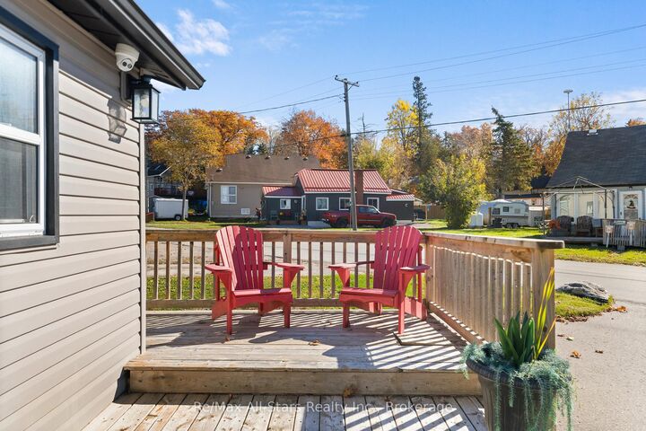 Property Photo:  42 Pavillion Road  ON K0M 1L0 