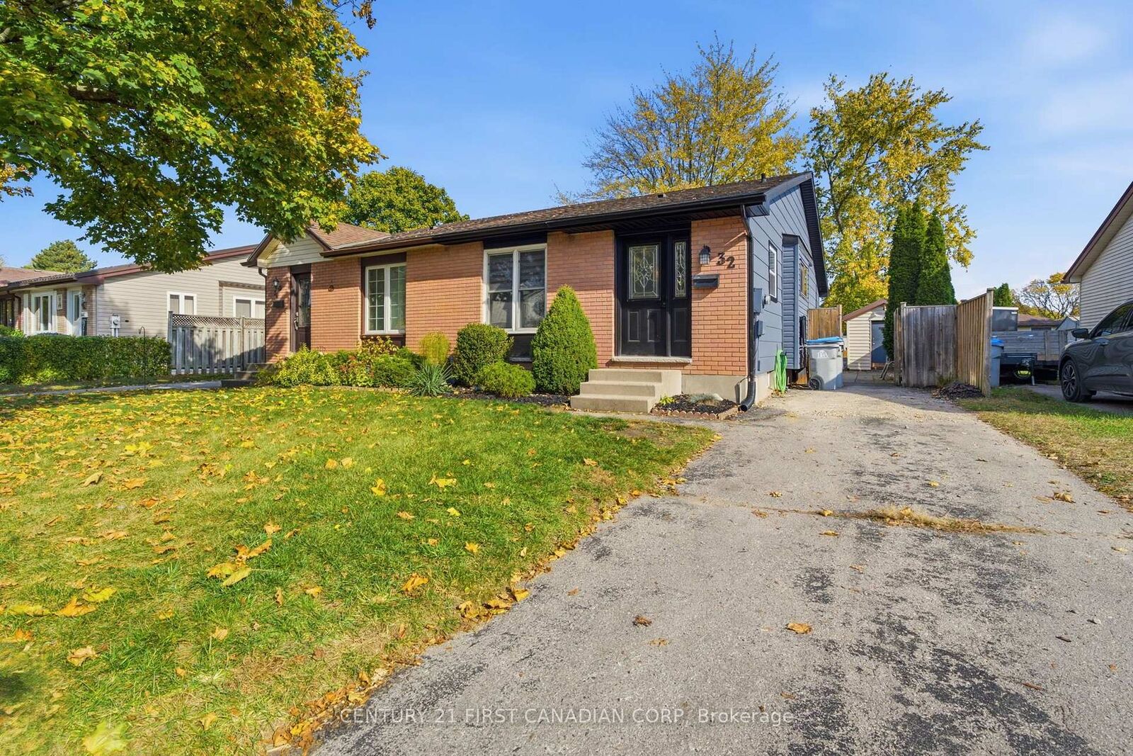 Property Photo:  32 Brennan Drive  ON N7G 3S3 