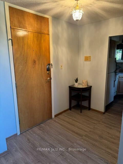 Property Photo:  120 Elgin Street W 102  ON L1G 1S7 
