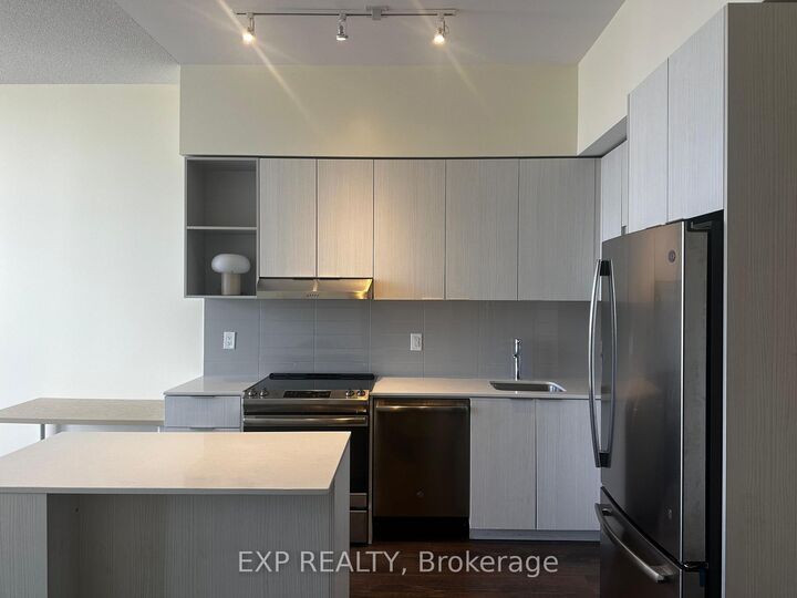 Property Photo:  2520 Eglinton Avenue W 1913  ON L5M 0Y4 